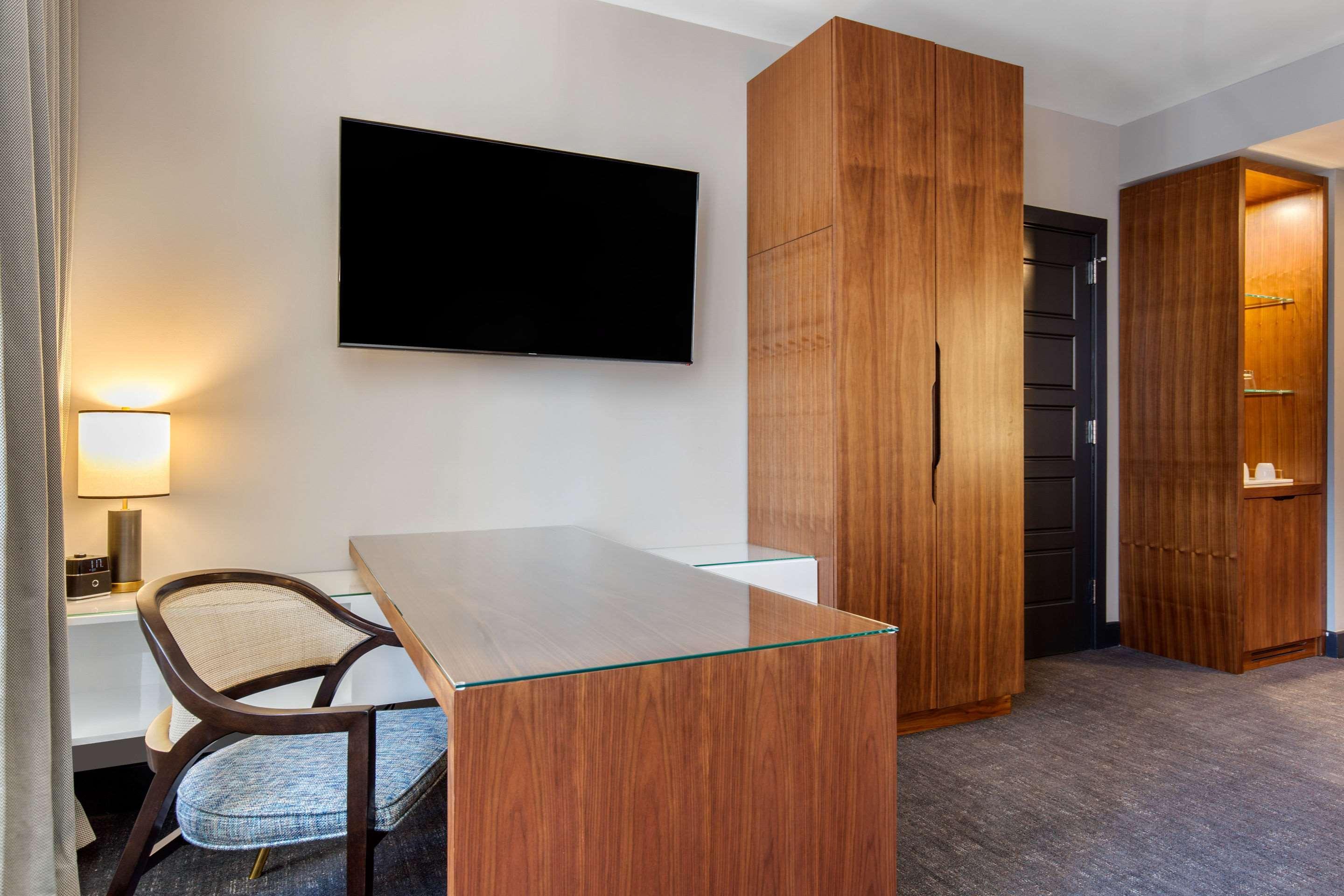 Renaissance Saint Elm Dallas Downtown Hotel Exterior foto